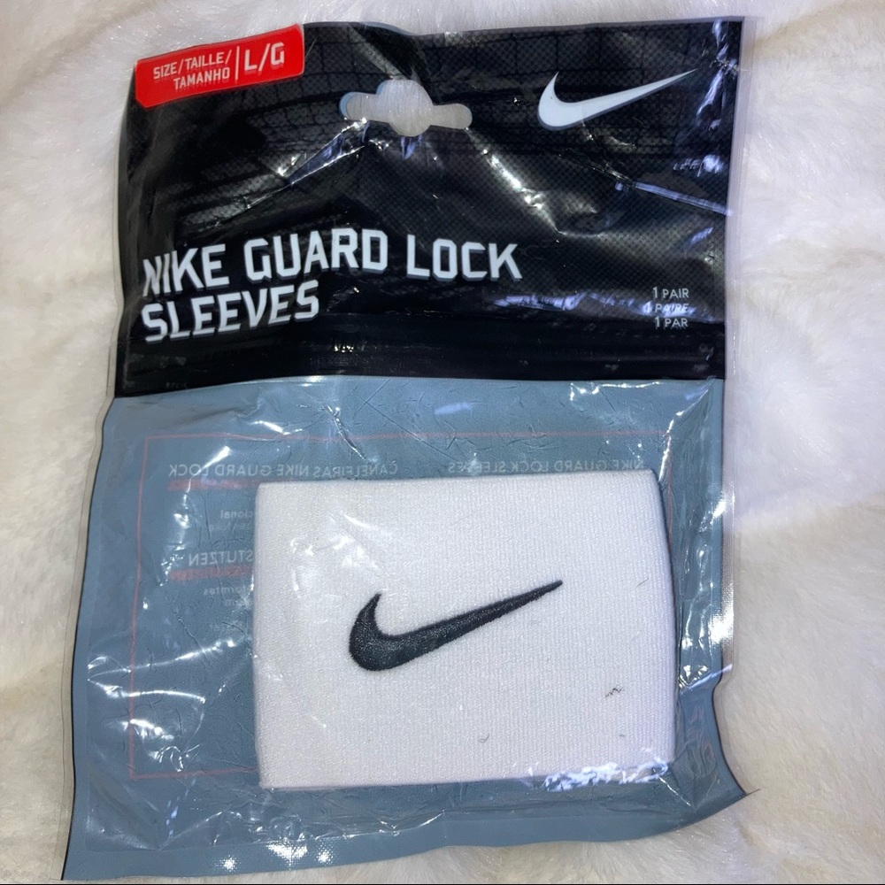 Nike Soccer shin guard lock sleeves - white